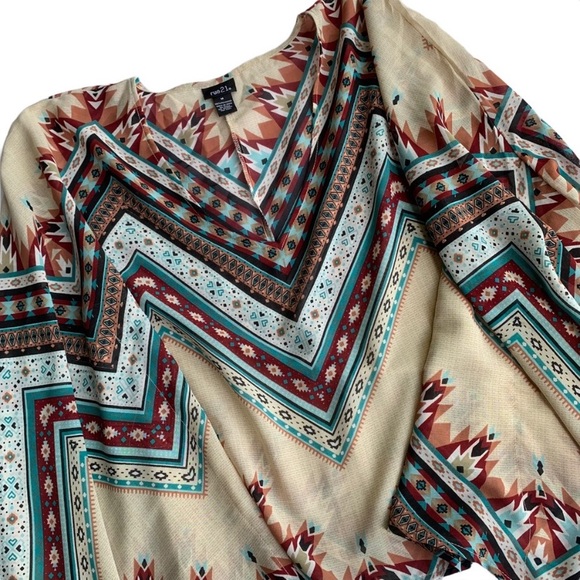 Rue21 Cream and Red Chevron Poncho Kimono Batwing Blouse Shirt - Picture 7 of 12